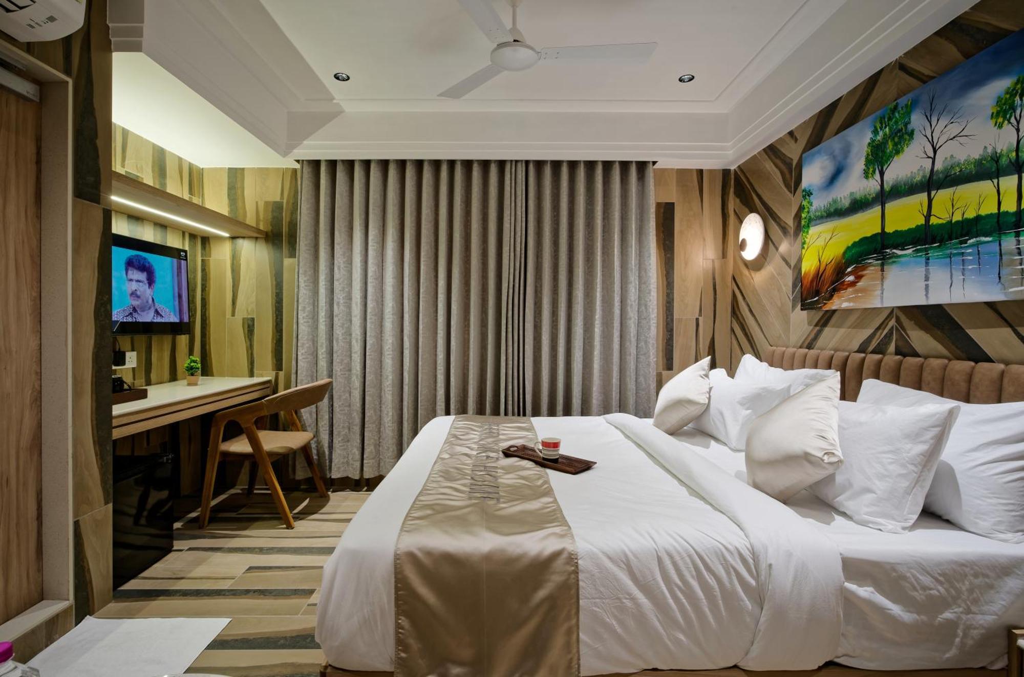 Hotel Golden Plaza Ahmedabad Exterior foto